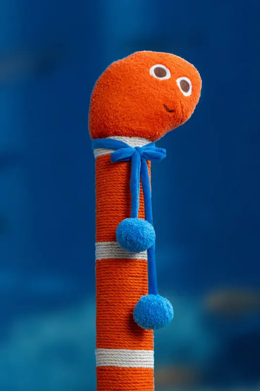 Playful Garden Eel Cat Scratching Post — photograph 6