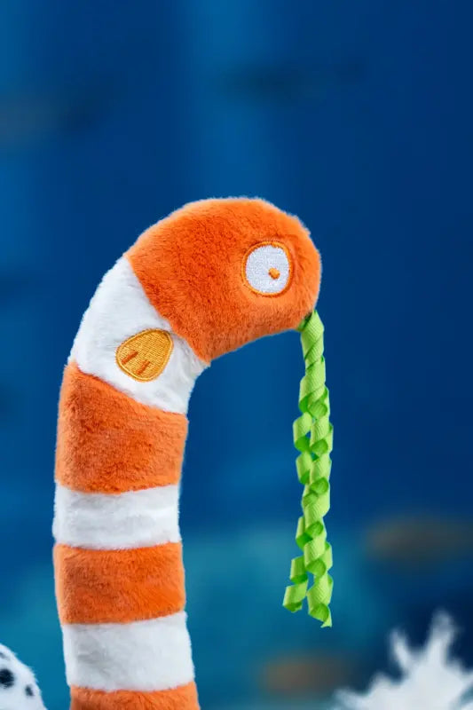 Twisty Garden Eel Planter Toy — photograph 3